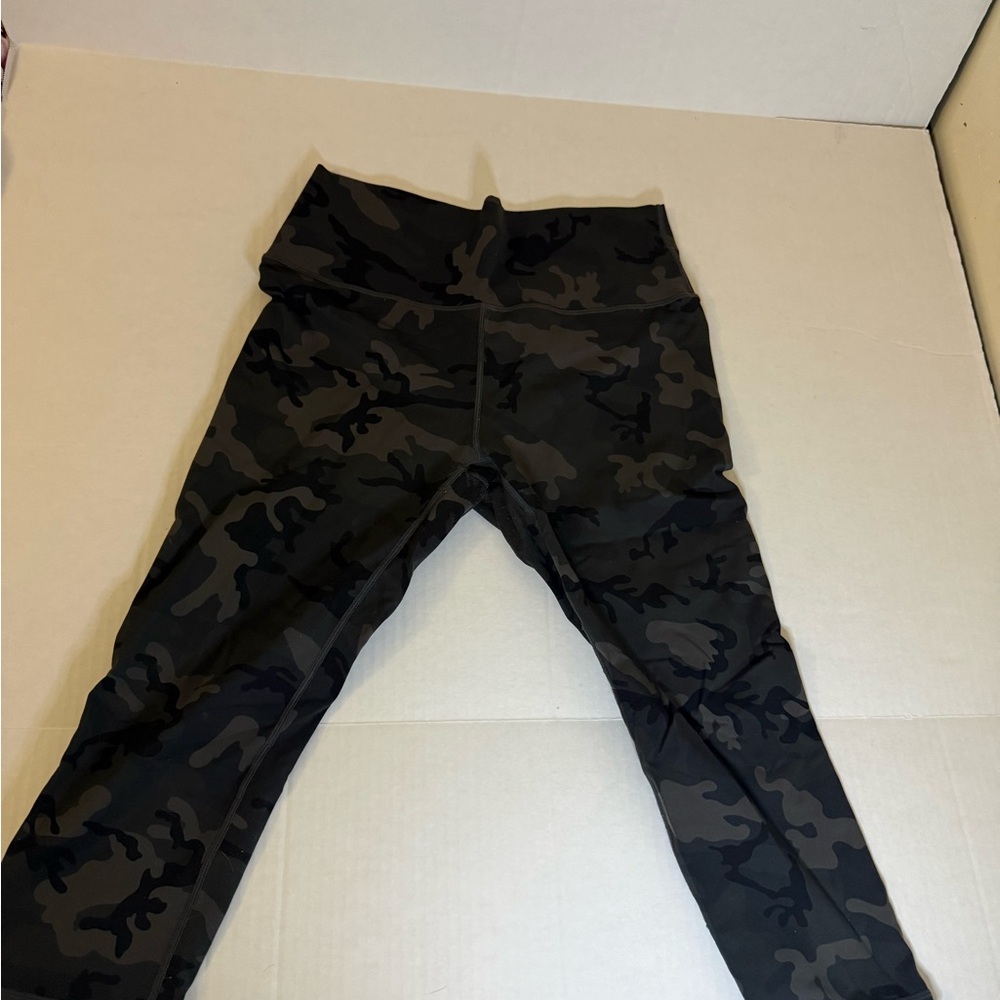 Zyia Black Camo Light N Tight Leggings